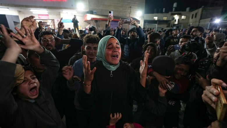 Palestinianos a celebrar o acordo de cessar fogo