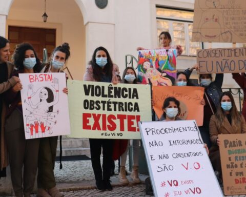 Manifestação contra a violência obstétrica